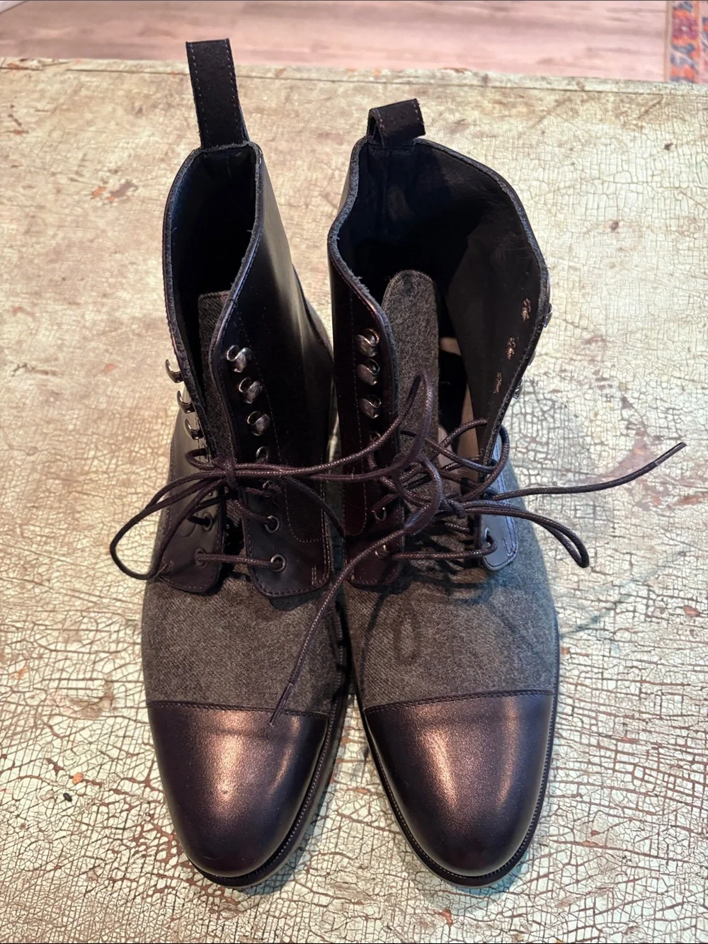 BB Black Leather & Gray Felt Lace-Up Ankle Boots Size 7